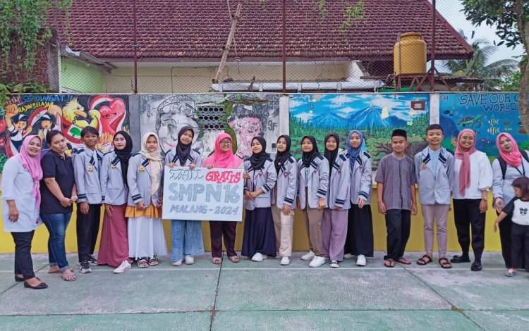 PEMBAGIAN TAKJIL GRATIS DI BULAN RAMADHAN - SMPN 16 MALANG